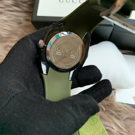 Gucci Sync Green Dial and Grey Rubber Strap Unisex Watch 137.1