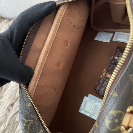 Preloved Authentic Louis Vuitton Montorgueil PM bag in monogram canvas