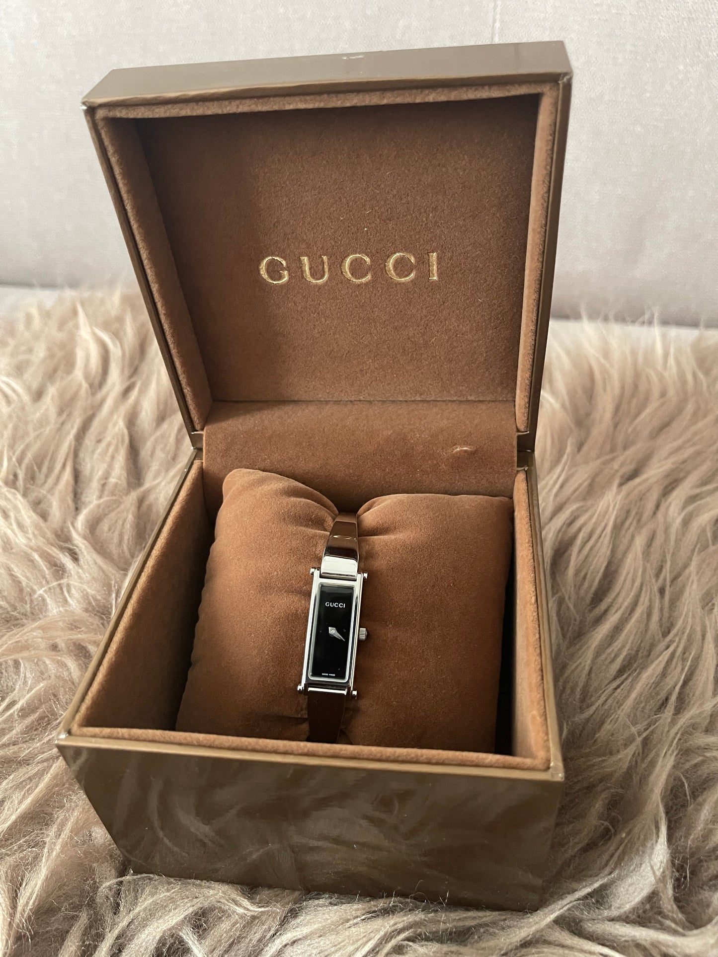 Authentic Preloved Gucci Bangle Watch