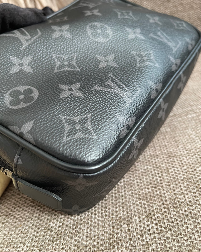 Preloved Authentic Louis Vuitton Monogram Eclipse Toiletry Pouch 25