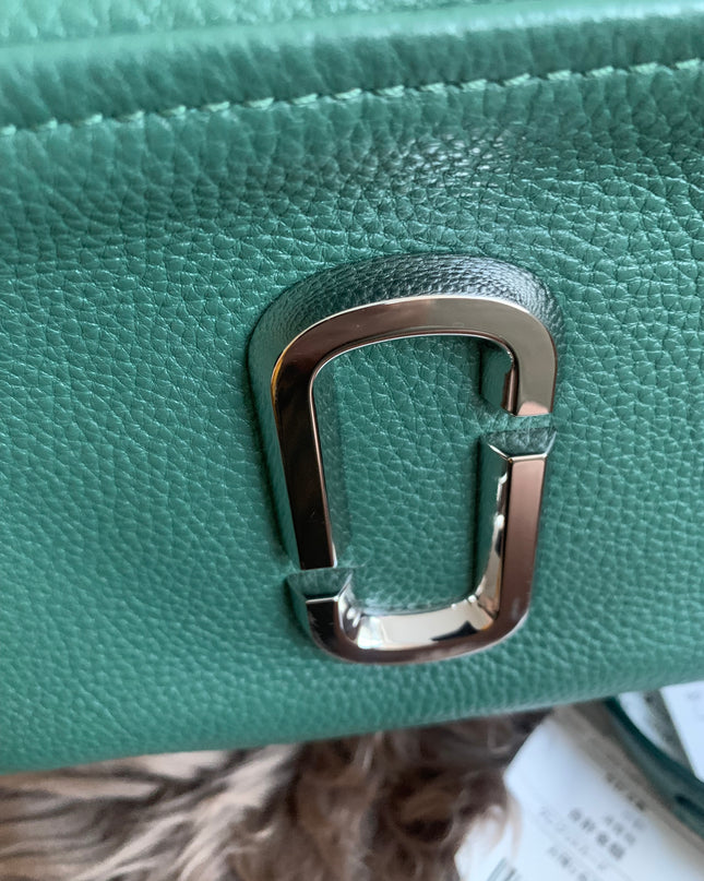 Marc Jacobs The Softshot 21 in cucumber green leather silver-tone hardware