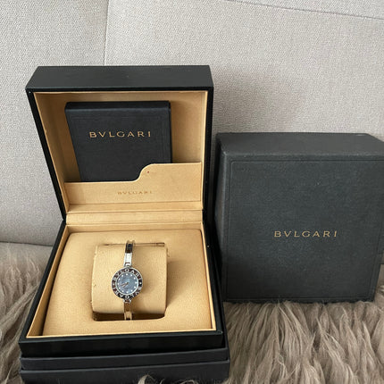 Preloved Authentic Bvlgari B.zero1 Watch 22mm stainless steel case, a blue mother-of-pearl dial with diamond