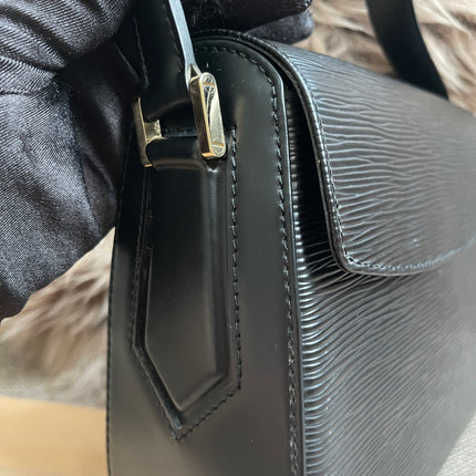 Preloved Authentic Louis Vuitton Epi Buci Crossbody Bag