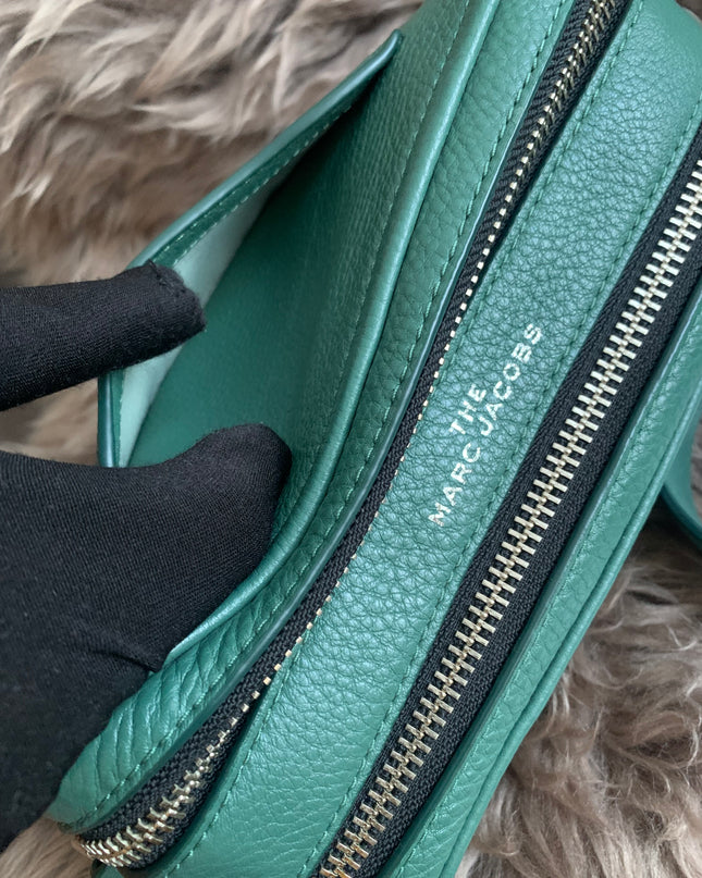 Marc Jacobs The Softshot 21 in cucumber green leather silver-tone hardware