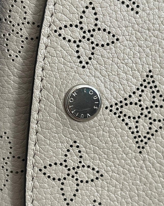 preloved AUTHENTIC Louis Vuitton Iris Compact Wallet – Mahina Galet