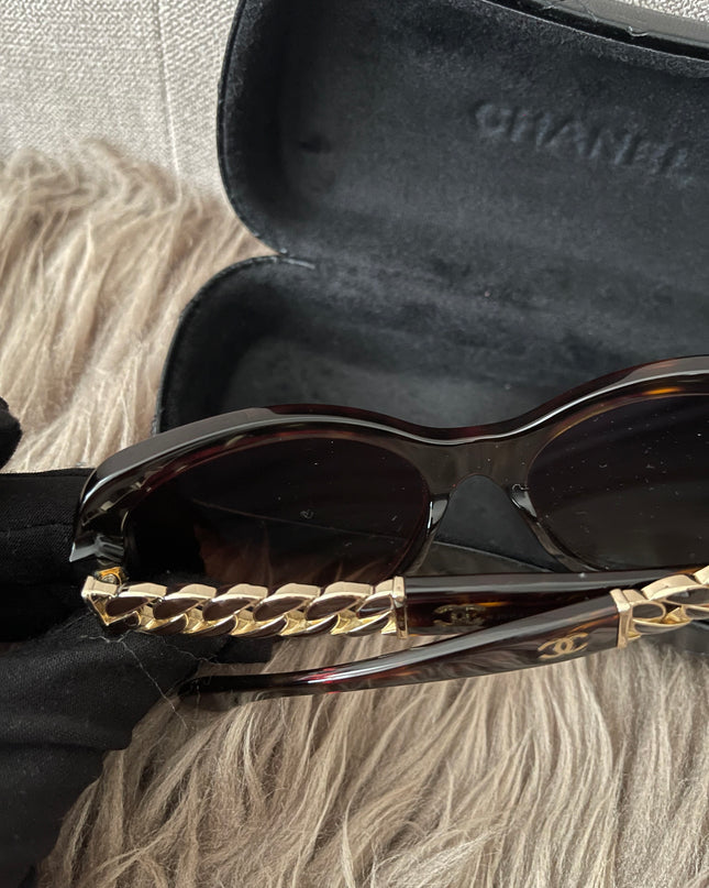 Preloved Authentic Chanel Square Chain Sunglasses