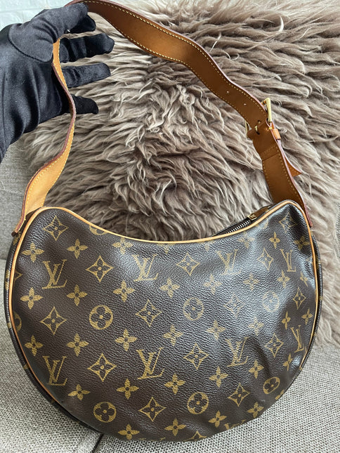 Preloved Authentic Louis Vuitton Croissant MM