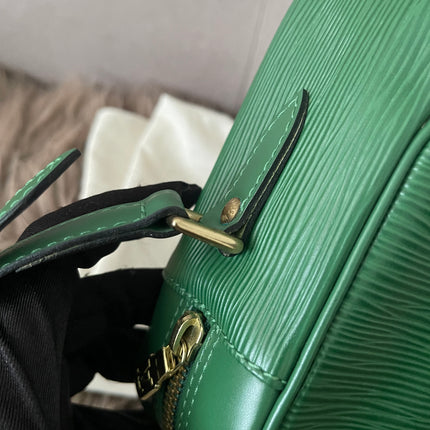 Preloved Authentic  Louis Vuitton Epi Trocadero 27