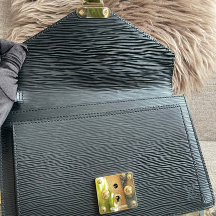 Preloved Authentic Louis Vuitton Epi Leather Sellier Dragonne Clutch – Black (Noir)