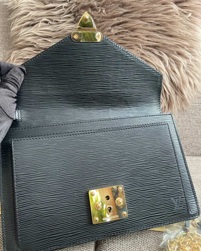 Preloved Authentic Louis Vuitton Epi Leather Sellier Dragonne Clutch – Black (Noir)