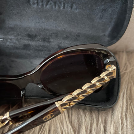 Preloved Authentic Chanel Square Chain Sunglasses
