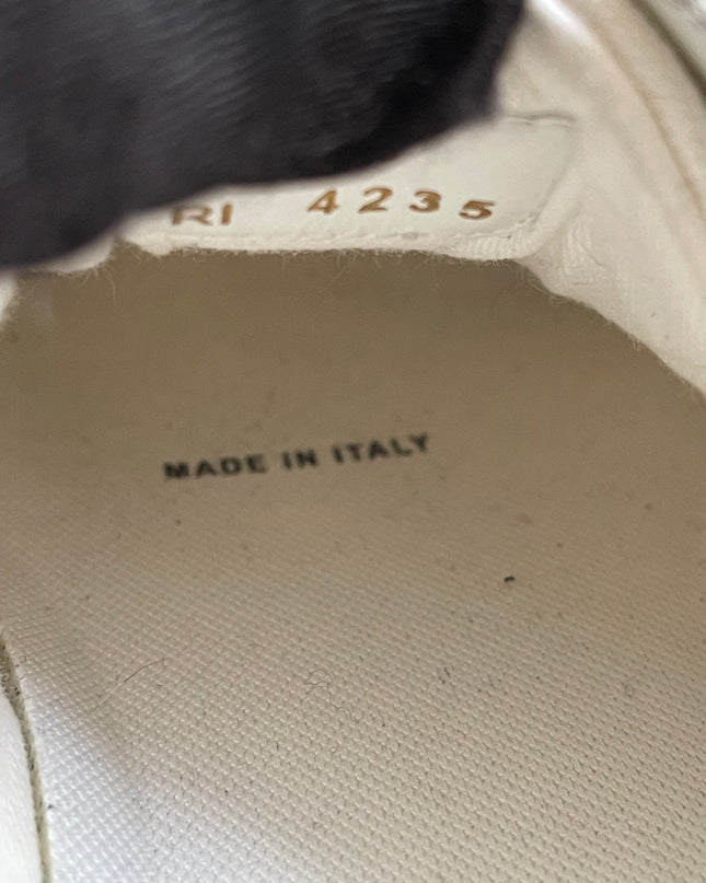 Preloved Authentic Celine Alan Sneaker with Triomphe in Canvas Off-White