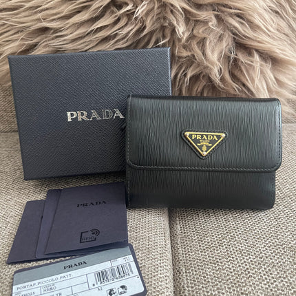 Preloved Authentic Prada Vitello Move Triangle Logo Trifold Wallet – Black