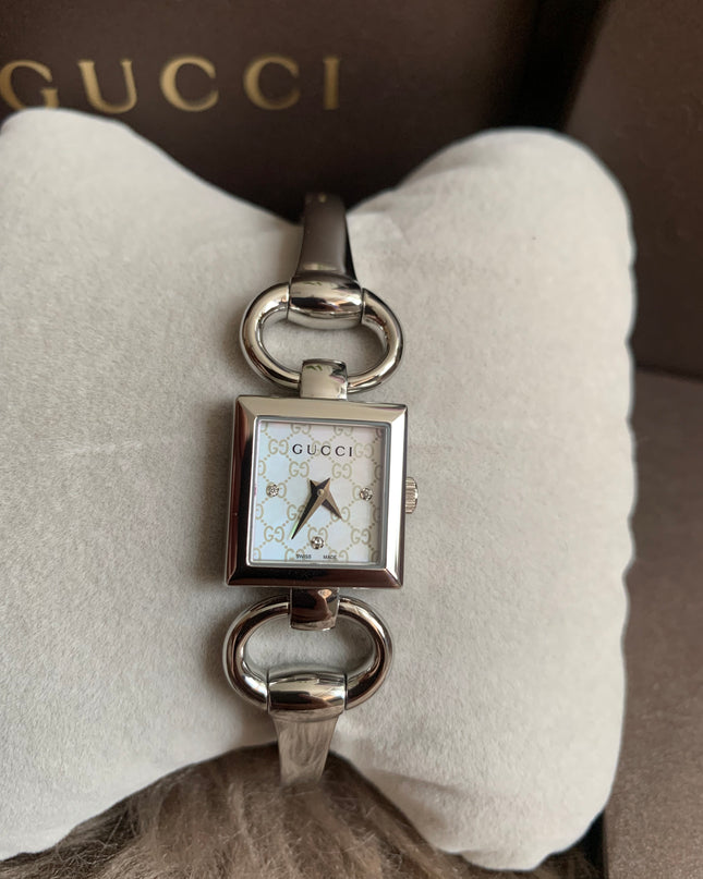 Gucci Tornavoni Women's Watch, 0.7 inch (18 mm), Quartz, White Pearl YA120517