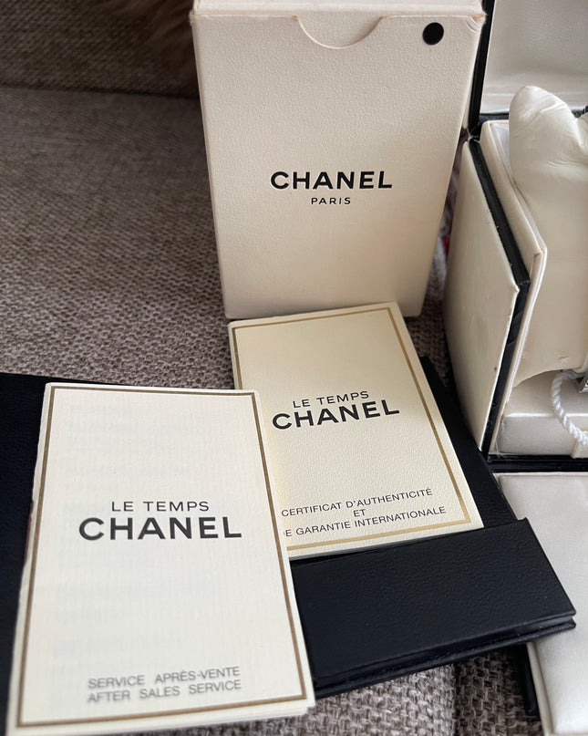 Preloved Authentic Chanel Matelassé Bangle Watch – Silver/Black Dial | Full Set