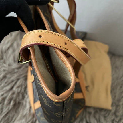 Preloved Authentic Rank B- Louis Vuitton Pre-Owned 2004 GM monogram bucket bag