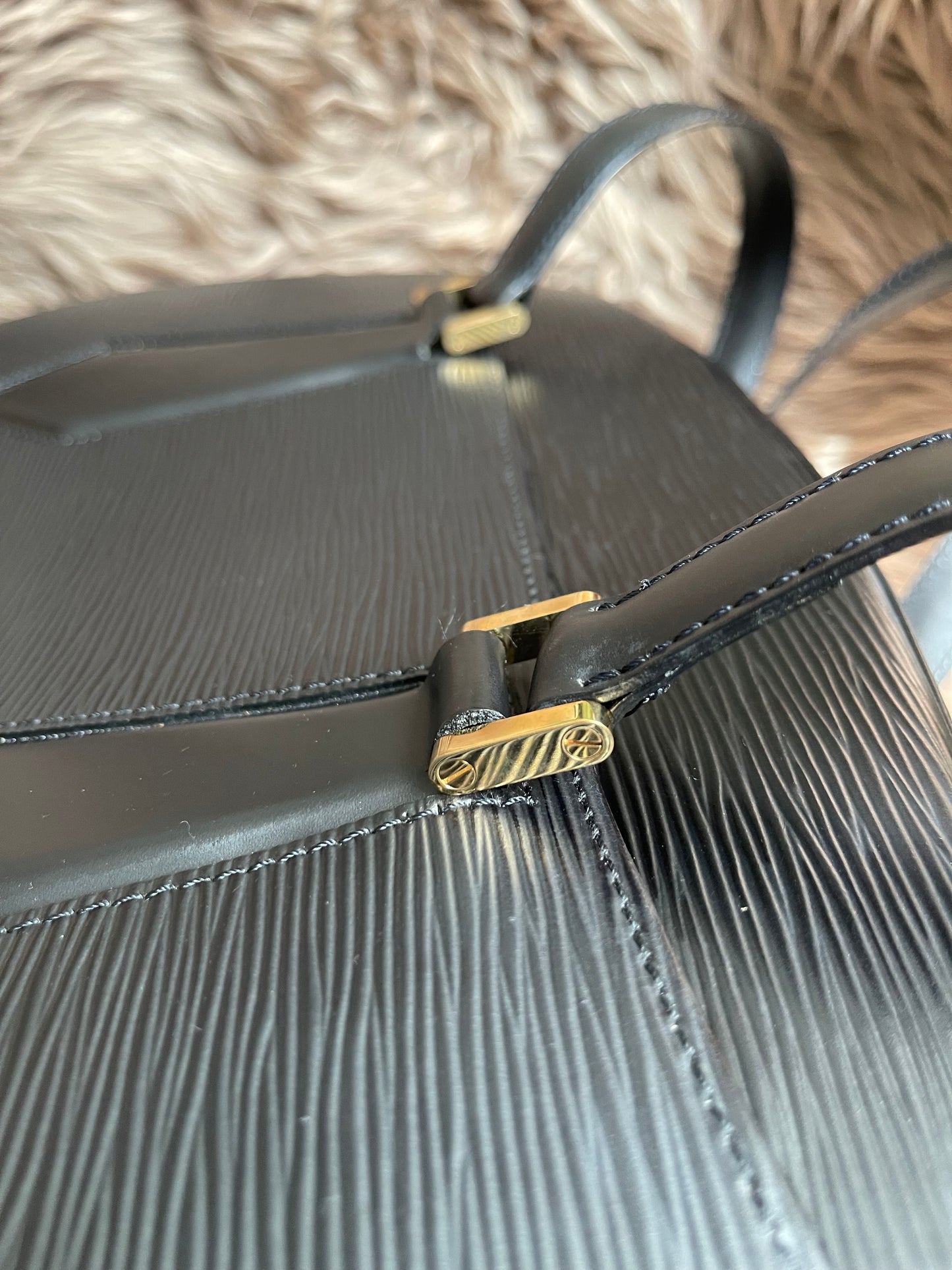 Preloved LOUIS VUITTON Voltaire Epi Leather Shoulder Bag