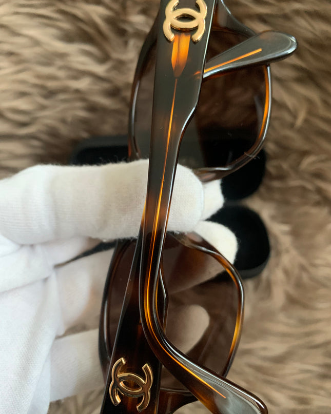 Chanel 2000s CC tortoiseshell sunglasses