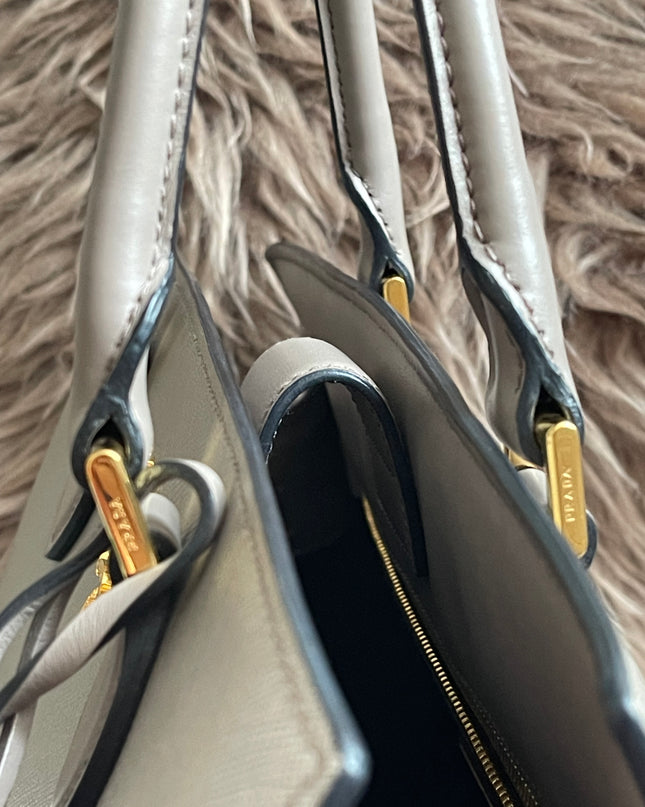 Preloved Authentic Prada Saffiano Lux Tote