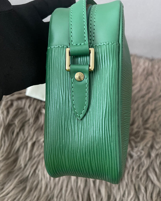 Preloved Authentic  Louis Vuitton Epi Trocadero 27