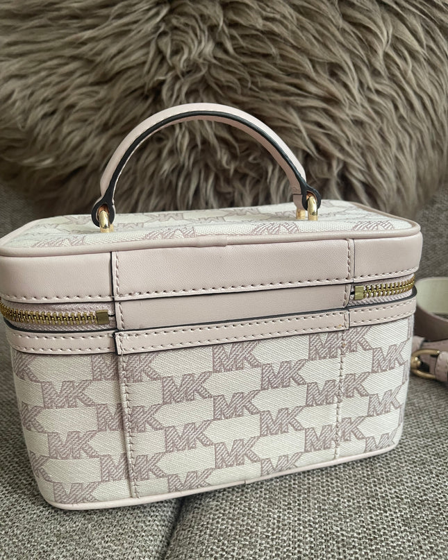 Preloved Authentic Michael Kors Jet Set MD Zip Tote Crossbody in Blush Pink MK Signature