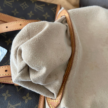 Preloved Authentic Rank B- Louis Vuitton Pre-Owned 2004 GM monogram bucket bag