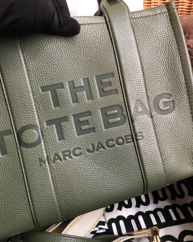 Preloved Marc Jacobs the medium leather tote bag in Green