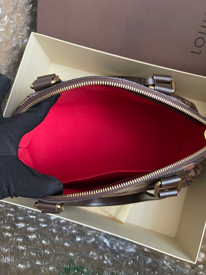 Preloved Louis Vuitton Pre-Owned
2012 Verona PM shoulder bag w/provided strap
