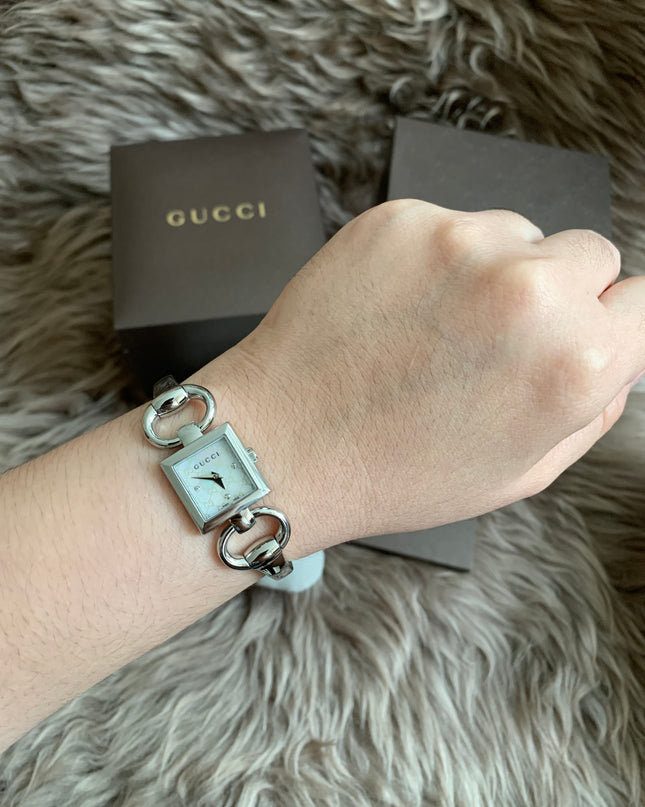 Gucci Tornavoni Women's Watch, 0.7 inch (18 mm), Quartz, White Pearl YA120517