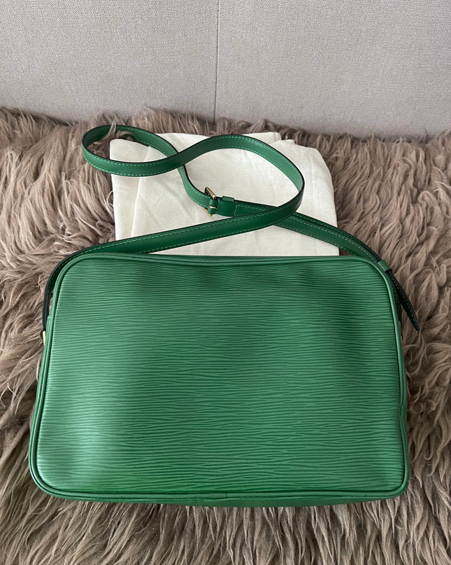 Preloved Authentic  Louis Vuitton Epi Trocadero 27