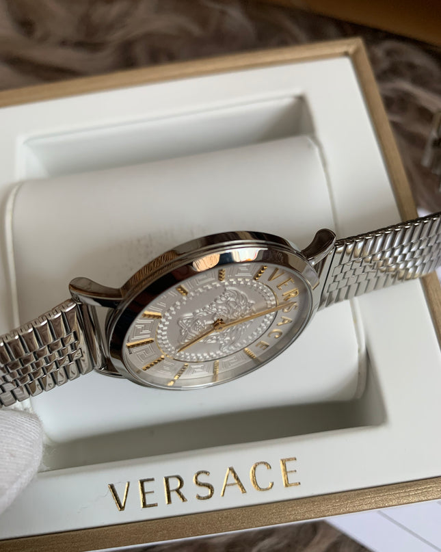 VERSACE V-ESSENTIAL VEK4005/21
Women's watch