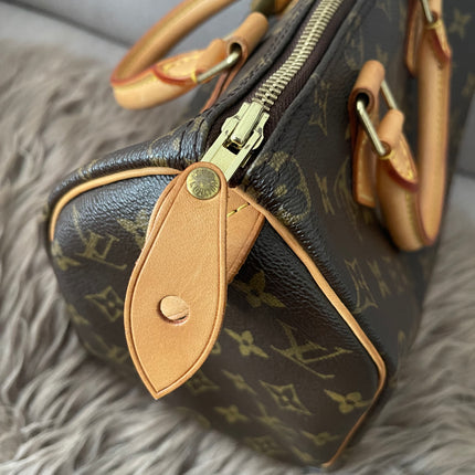 Preloved Authentic Louis Vuitton Speedy 25