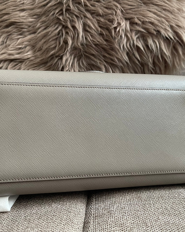 Preloved Authentic Prada Saffiano Lux Tote
