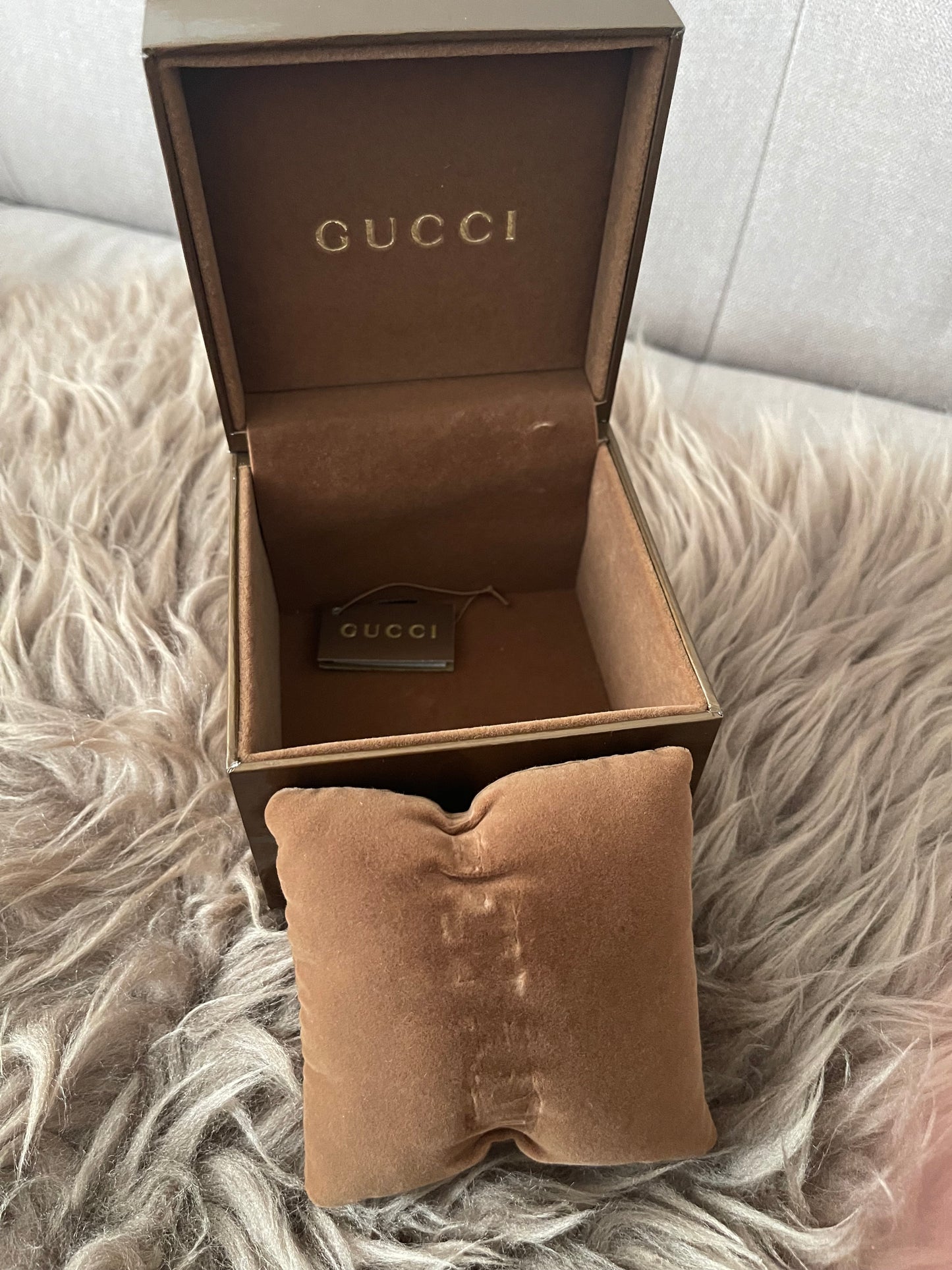 Authentic Preloved Gucci Bangle Watch