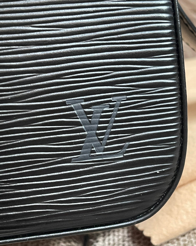 Preloved Authentic Louis Vuitton Epi Buci Crossbody Bag