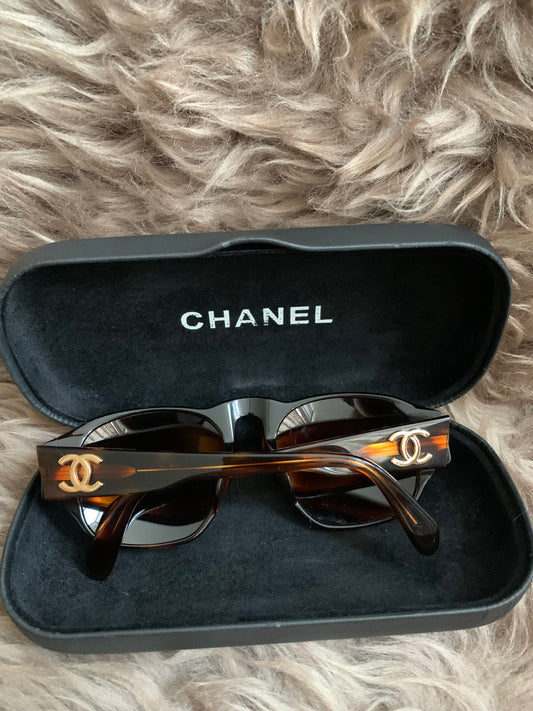 Chanel 2000s CC tortoiseshell sunglasses