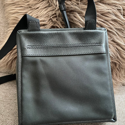 Preloved Authentic Louis Vuitton Taiga Leather Crossbody Bag – Épicéa Green, Silver Hardware