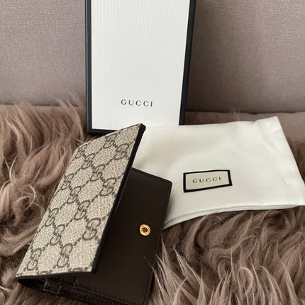 Preloved Authentic GG Supreme Gucci bifold wallet