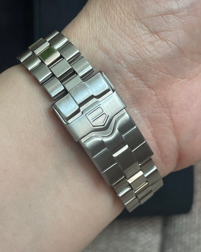 Preloved Authentic TAG Heuer Professional 200m Ladies Watch — Stainless Steel, Blue Dial