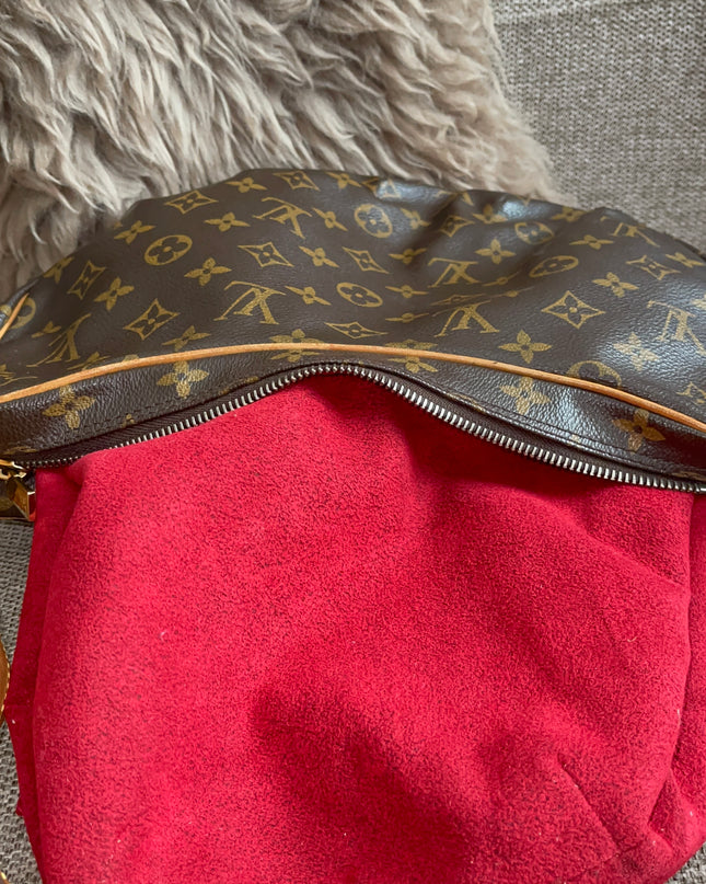 Preloved Authentic Louis Vuitton Croissant MM