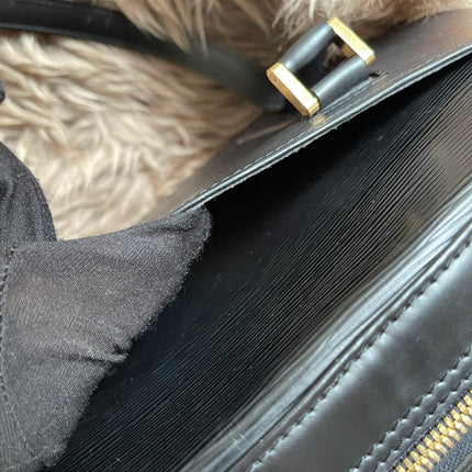 Preloved LOUIS VUITTON Voltaire Epi Leather Shoulder Bag