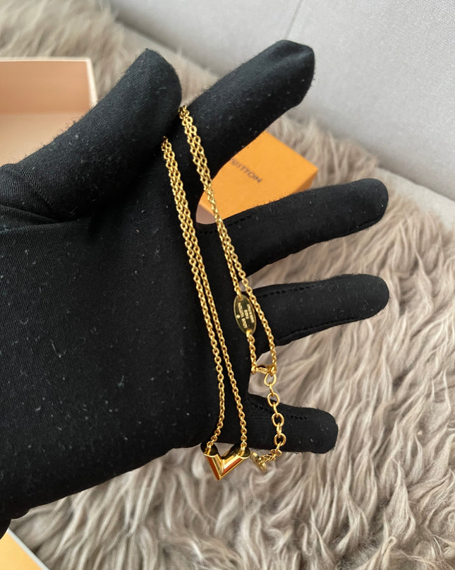 Preloved Authentic Essential V Necklace