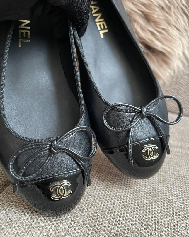 Preloved Authentic Chanel Ballet Flats — Black Lambskin & Patent Cap Toe (Size 35½)