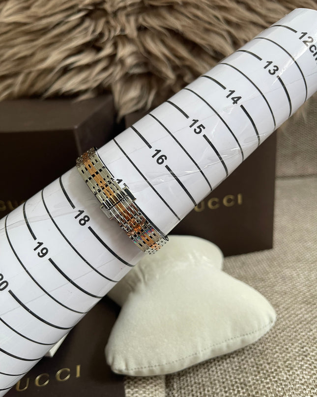 Preloved Authentic Gucci 8600L Ladies Watch — Two-Tone Rose Gold & Silver GG Dial