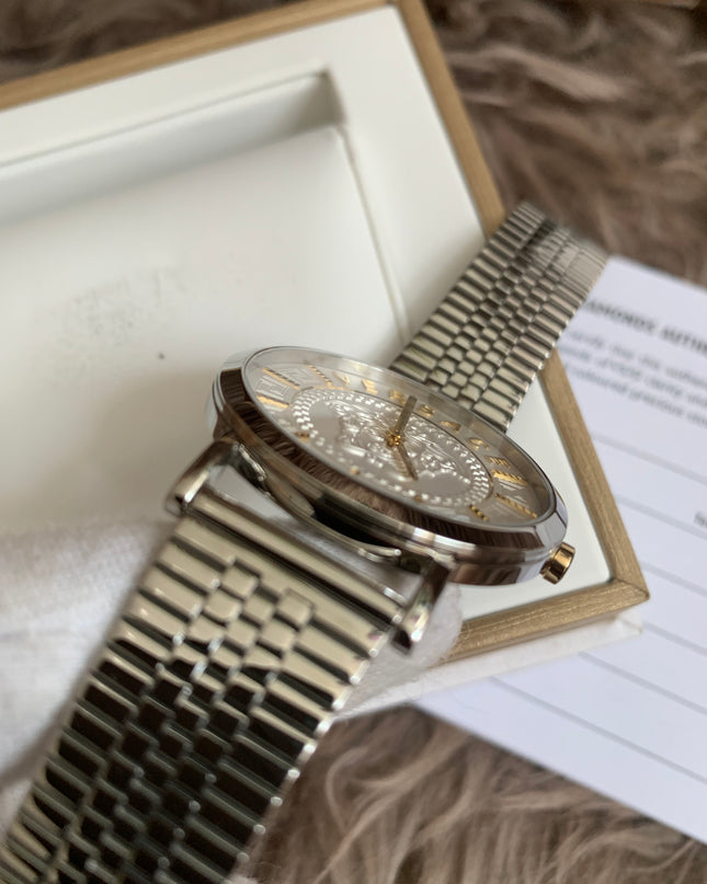 VERSACE V-ESSENTIAL VEK4005/21
Women's watch