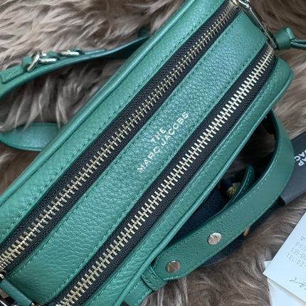 Marc Jacobs The Softshot 21 in cucumber green leather silver-tone hardware