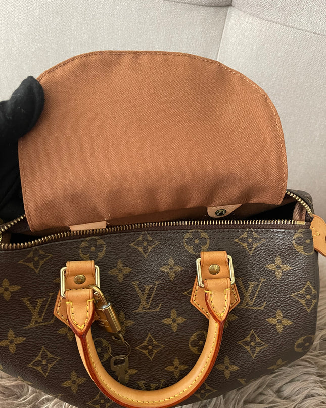 Preloved Authentic Louis Vuitton Speedy 25