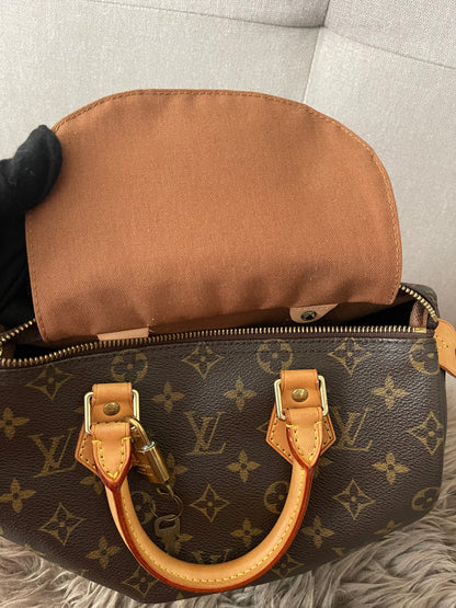 Preloved Authentic Louis Vuitton Speedy 25