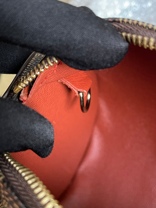 Prelove Louis Vuitton Pre-Owned
1990-2000s Papillon 30 w/provided strap