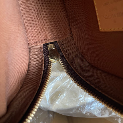 Preloved Louis Vuitton Pre-Owned
2004 Pochette Gange belt bag